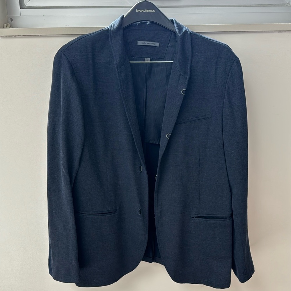 John vavartos light weight blazer